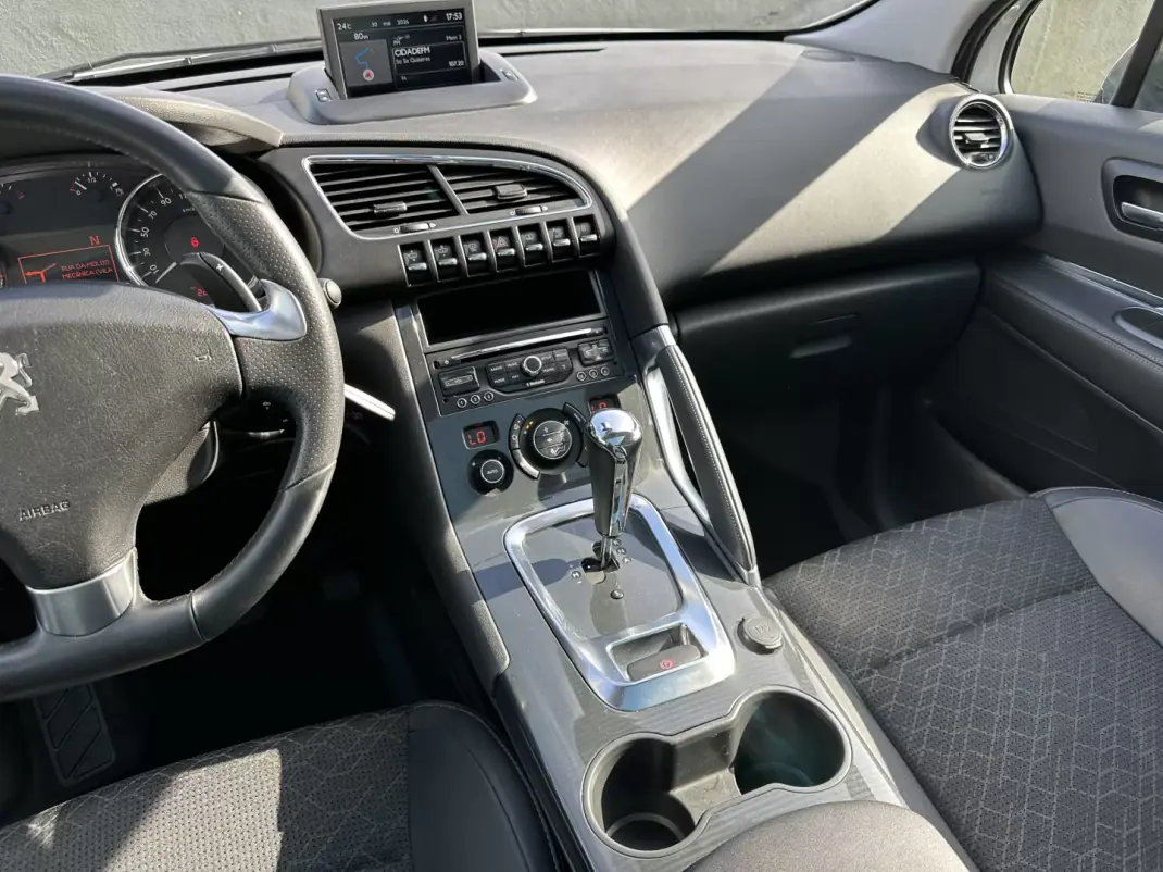 Peugeot 3008 2014 - 8900 EUR, 220000 km - AUTO.MOTO.pt - 220000km - foto 31 de 62