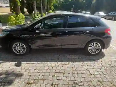 Citroën C4 2013 - 6000 EUR, 251000 km - AUTO.MOTO.pt - 251000km - foto 4 de 13