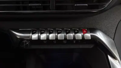 Peugeot 3008 2022 - 21750 EUR, 58000 km - AUTO.MOTO.pt - 58000km - foto 34 de 35