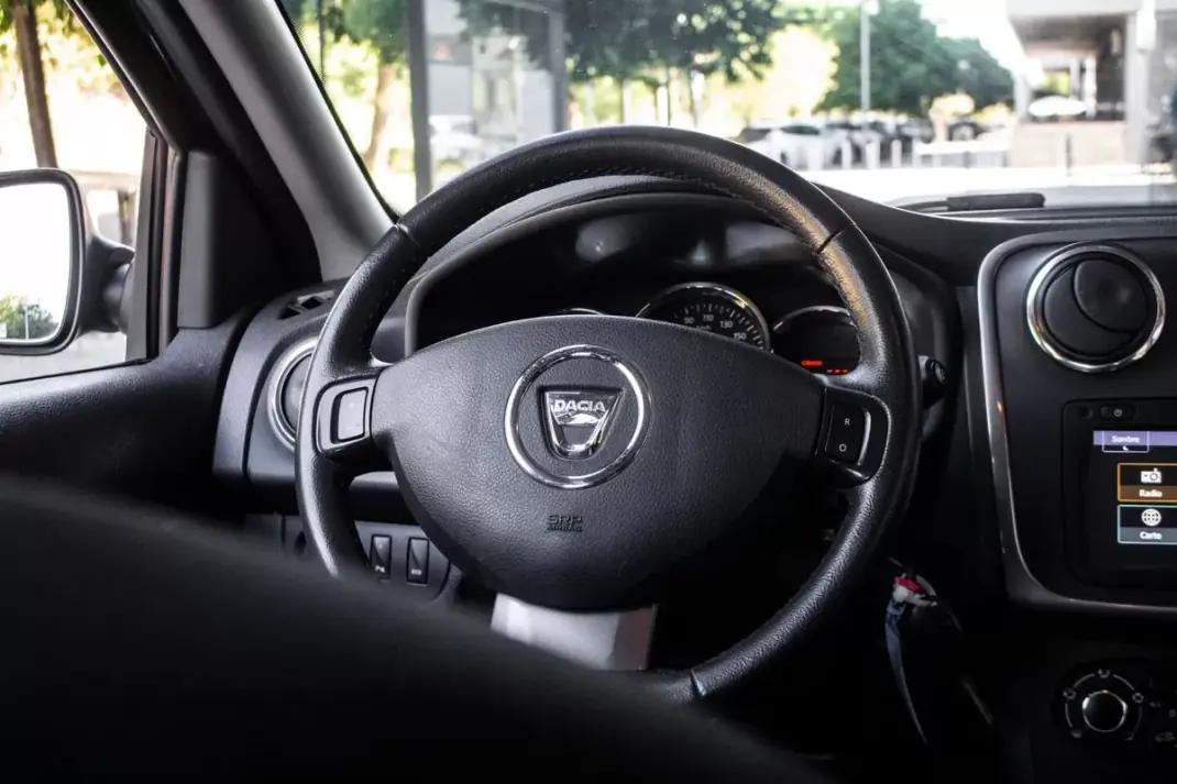 Dacia Sandero 2018 - 9750 EUR, 160273 km - AUTO.MOTO.pt - 160273km - foto 24 de 30