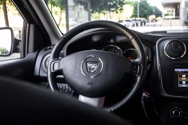 Dacia Sandero 2018 - 9750 EUR, 160273 km - AUTO.MOTO.pt - 160273km - foto 24 de 30