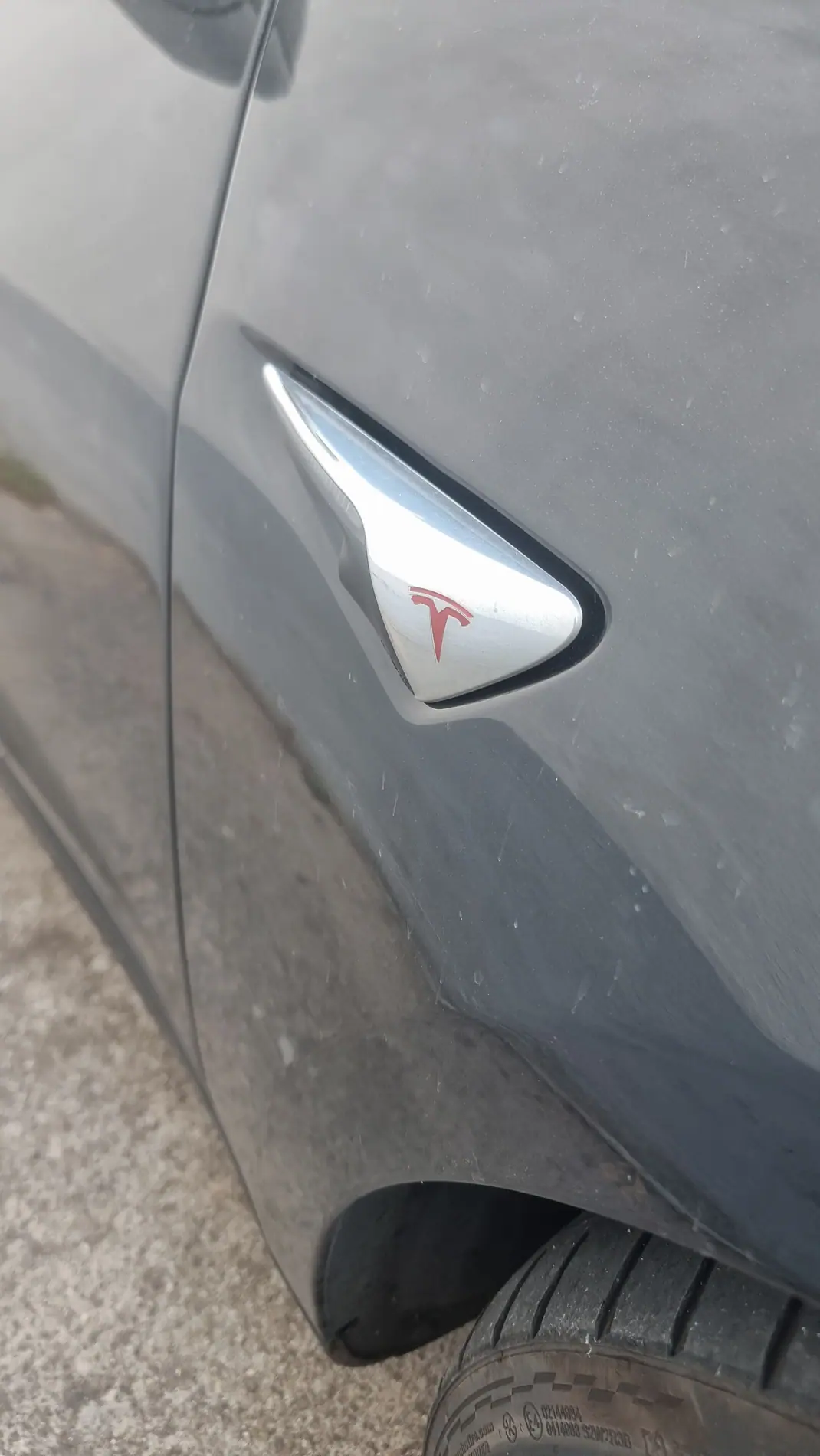 Tesla Model 3 2019 - 22600 EUR, 214980 km - 214980km - foto 11 de 14
