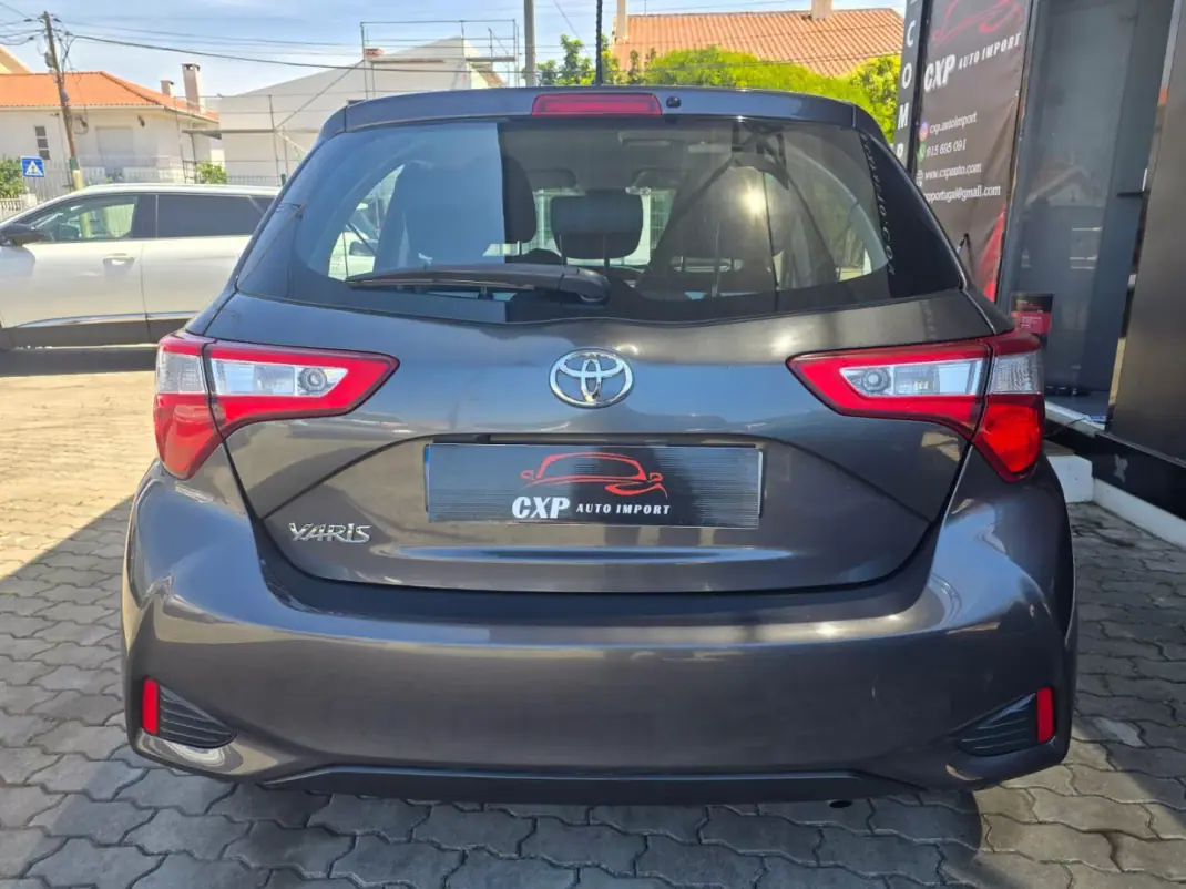 Toyota Yaris 2020 - 12900 EUR, 127000 km - 127000km - foto 8 de 17