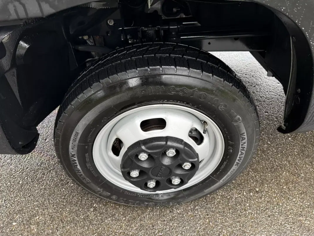 Iveco DAILY 35-140 CONTENTOR E PLATAFORMA 2020 - 28490 EUR, 91000 km - AUTO.MOTO.pt - 91000km - foto 31 de 34