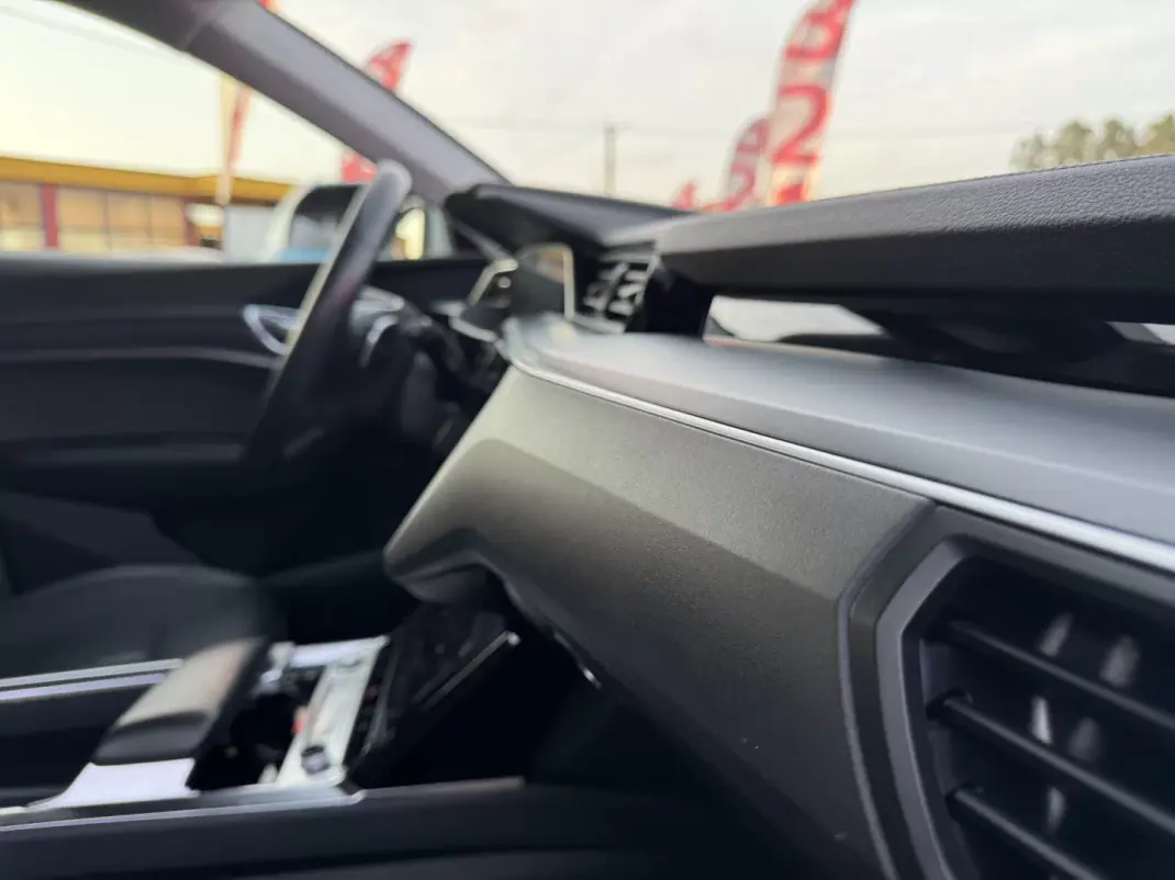 Audi e-tron Sportback 2020 - 28900 EUR, 102000 km - AUTO.MOTO.pt - 102000km - foto 48 de 54