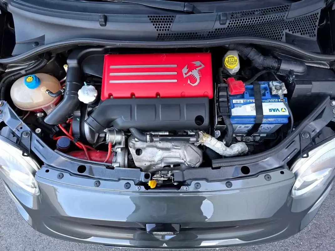 Abarth 595 2018 - 19750 EUR, 60400 km - 60400km - foto 35 de 40