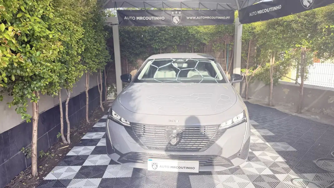 Peugeot 308 2025 - 24500 EUR, 7700 km - AUTO.MOTO.pt - 7700km - foto 2 de 21