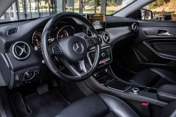 Mercedes-Benz CLA 200 2018 - 17990 EUR, 187896 km - 187896km - foto 17 de 33