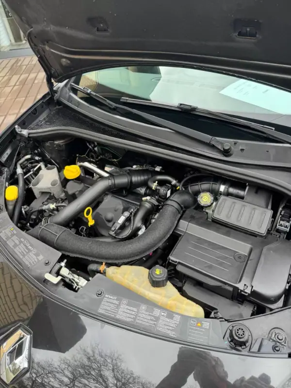 Renault Clio 2010 - 5900 EUR, 171000 km - AUTO.MOTO.pt - 171000km - foto 5 de 13