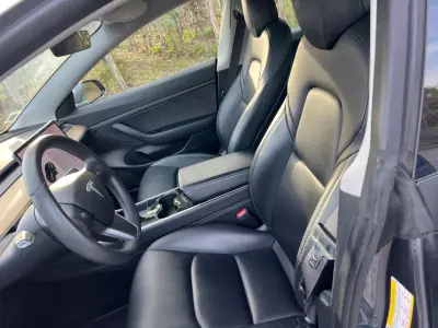 Tesla Model 3 2020 - 21900 EUR, 161211 km - AUTO.MOTO.pt - 161211km - foto 22 de 29