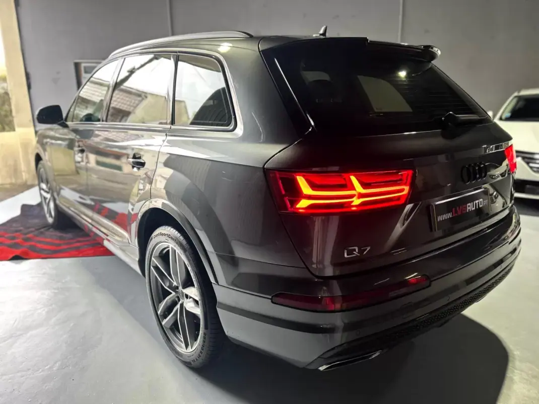 Audi Q7 2016 - 41000 EUR, 139000 km - AUTO.MOTO.pt - 139000km - foto 3 de 44