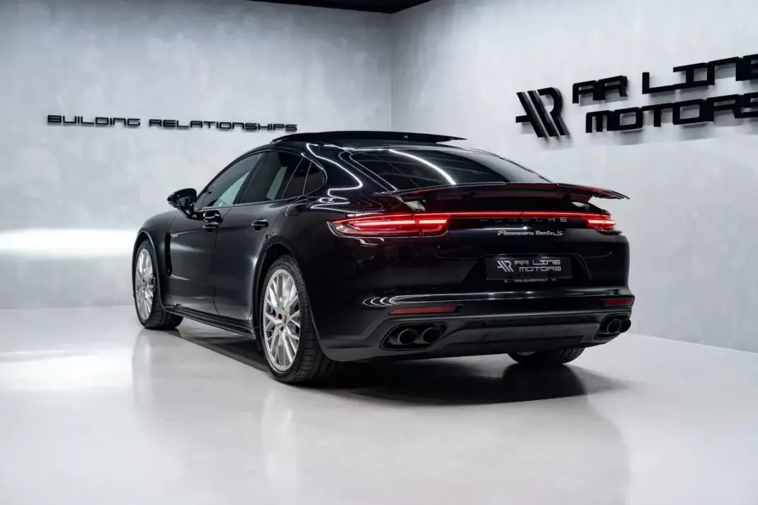 Porsche Panamera 2017 - 91950 EUR, 67458 km - AUTO.MOTO.pt - 67458km - foto 11 de 60