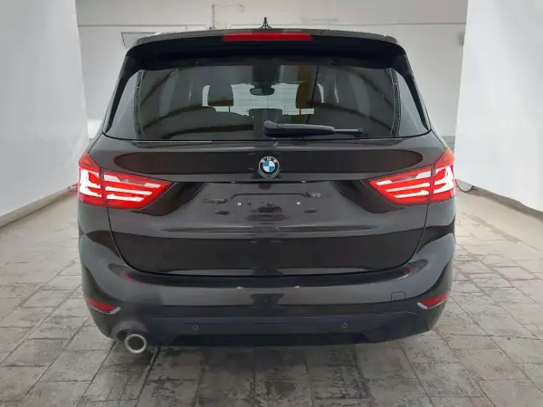 BMW 218 Gran Tourer 2018 - 19990 EUR, 126000 km - AUTO.MOTO.pt - 126000km - foto 13 de 23