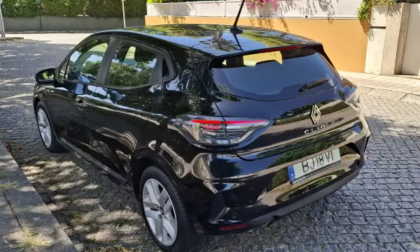 Renault Clio 2024 - 15900 EUR, 158000 km - AUTO.MOTO.pt - 158000km - foto 5 de 6