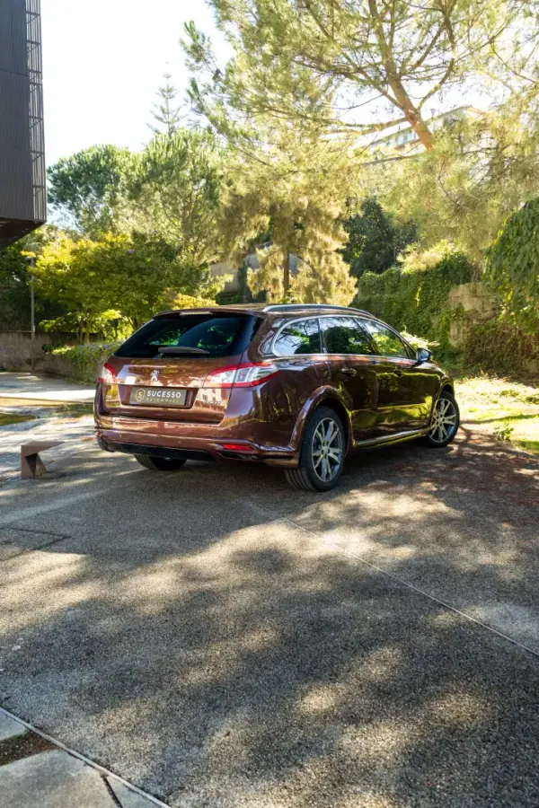 Peugeot 508 RXH 2.0 HDi Hybrid4 2-Tronic 2012 Híbrido (Diesel)