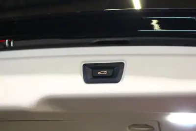 BMW 318 2022 - 27250 EUR, 132000 km - AUTO.MOTO.pt - 132000km - foto 23 de 38