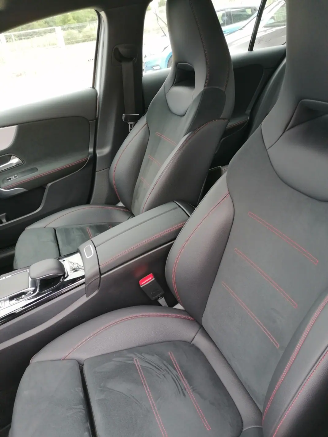 Mercedes-Benz A 180 2019 - 23950 EUR, 114000 km - AUTO.MOTO.pt - 114000km - foto 8 de 12