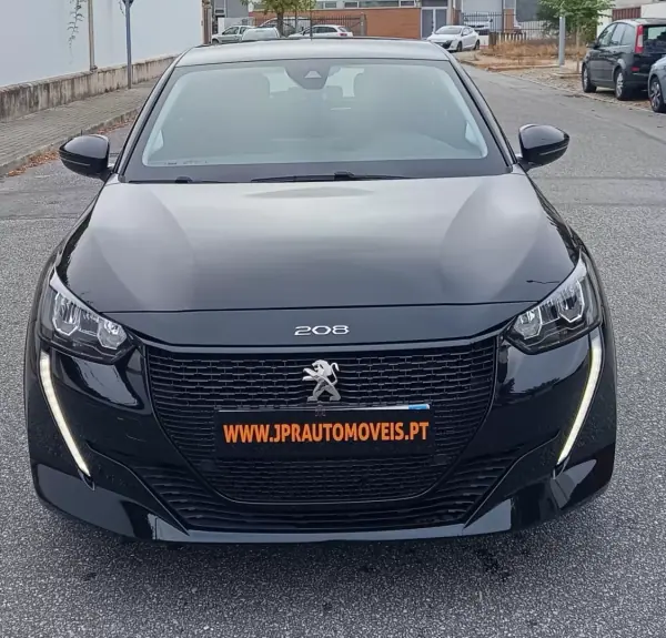 Peugeot e-208 2023 — foto 2 de 12