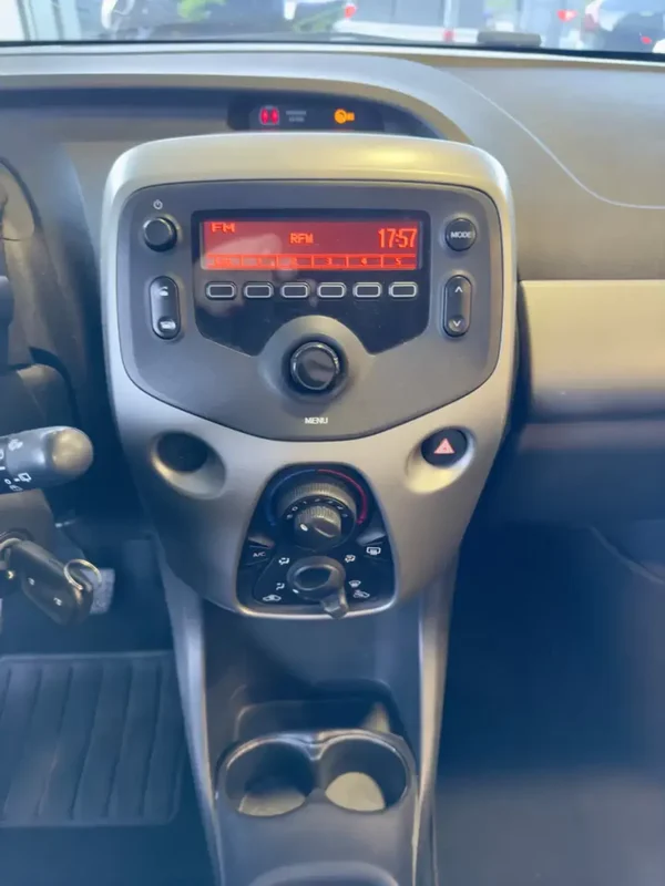 Citroën C1 2014 - 7900 EUR, 148000 km - AUTO.MOTO.pt - 148000km - foto 21 de 22