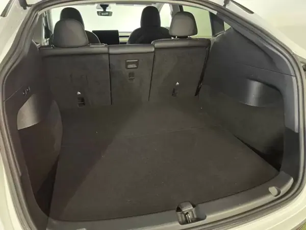 Tesla Model Y 2022 - 38750 EUR, 44000 km - AUTO.MOTO.pt - 44000km - foto 42 de 42
