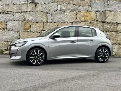 Peugeot 208 2020 - 12900 EUR, 152000 km - AUTO.MOTO.pt - 152000km - foto 4 de 29