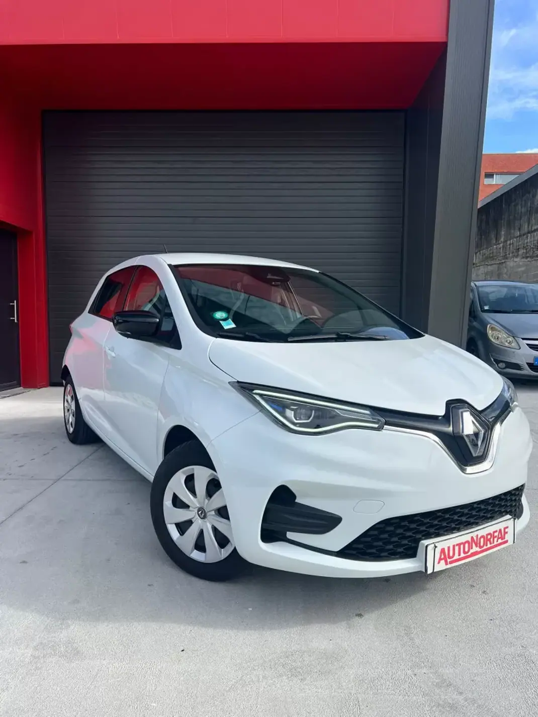 Renault Zoe 2021 - 20000 EUR, 29355 km - AUTO.MOTO.pt - 29355km - foto 7 de 21
