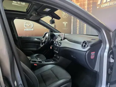 Mercedes-Benz B 180 2015 - 14490 EUR, 178000 km - AUTO.MOTO.pt - 178000km - foto 13 de 16