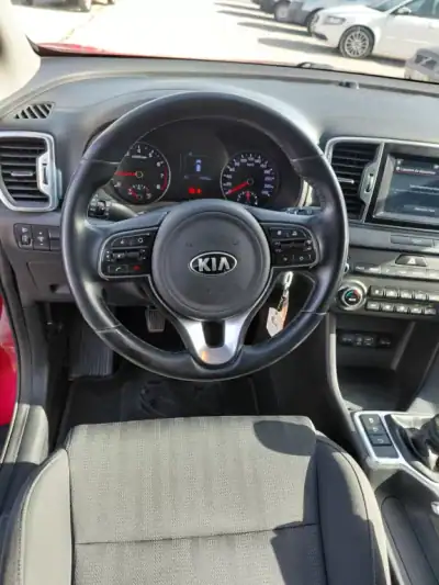 Kia Sportage 2018 - 18900 EUR, 124000 km - AUTO.MOTO.pt - 124000km - foto 4 de 14