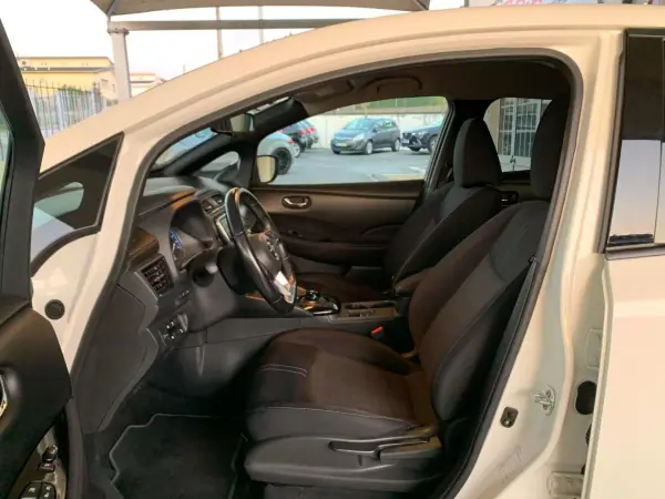 Nissan Leaf 2019 - 16450 EUR, 58449 km - AUTO.MOTO.pt - 58449km - foto 11 de 16