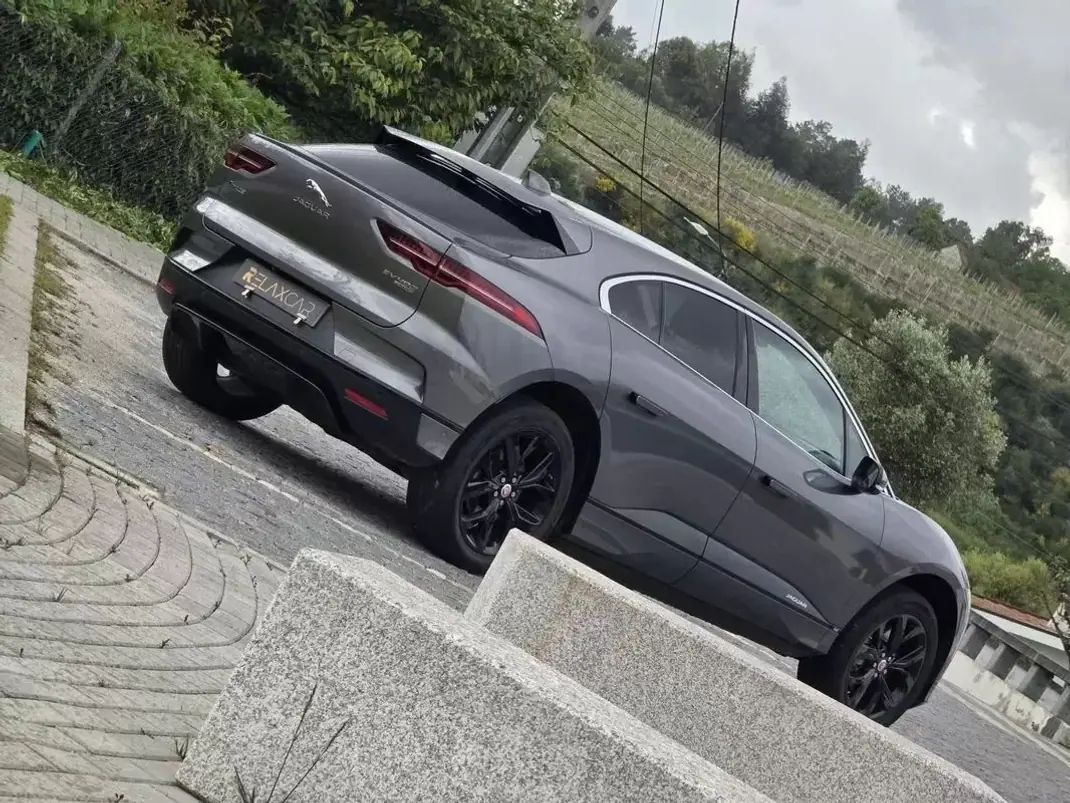 Jaguar I-Pace 2020 - 27999 EUR, 93000 km - AUTO.MOTO.pt - 93000km - foto 8 de 28