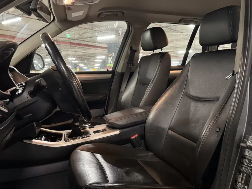 BMW X3 2015 - 15000 EUR, 316000 km - AUTO.MOTO.pt - 316000km - foto 6 de 9