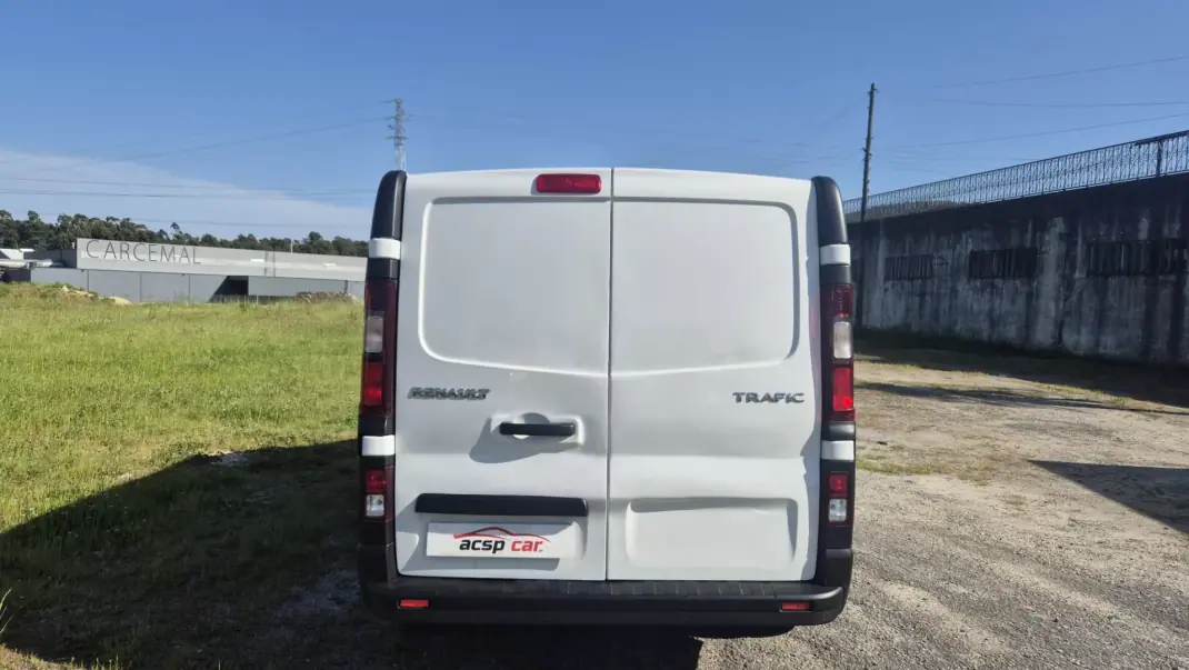 Renault Trafic 2.0 DCI L2 H1 2019 - 24900 EUR, 125914 km - AUTO.MOTO.pt - 125914km - foto 7 de 20
