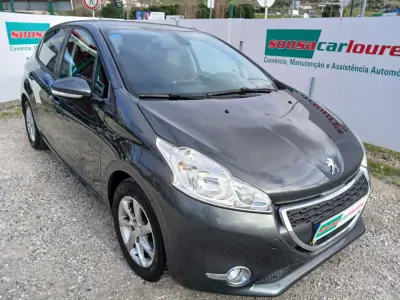 Peugeot 208 2015 - 7450 EUR, 116512 km - AUTO.MOTO.pt - 116512km - foto 4 de 23