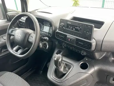 Citroën Berlingo 2020 - 10750 EUR, 156000 km - AUTO.MOTO.pt - 156000km - foto 21 de 32
