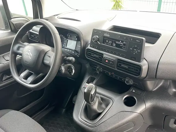 Citroën Berlingo 2020 - 10750 EUR, 156000 km - AUTO.MOTO.pt - 156000km - foto 21 de 32