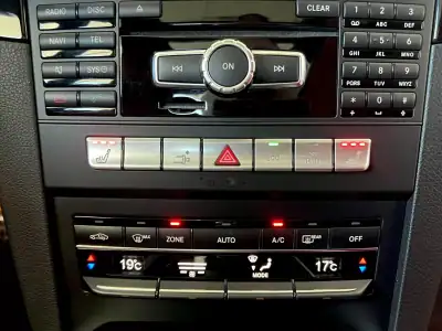 Mercedes-Benz E 220 2015 - 24999 EUR, 161900 km - AUTO.MOTO.pt - 161900km - foto 90 de 135