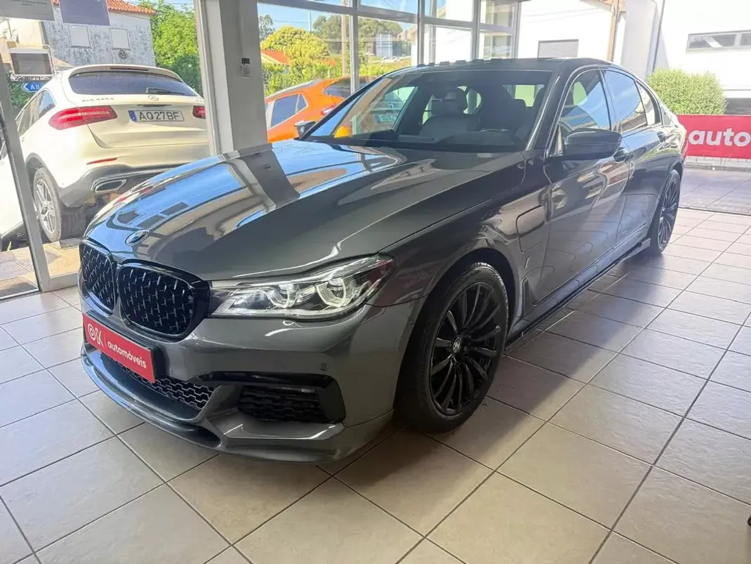 BMW 740 2018 - 29950 EUR, 249000 km - AUTO.MOTO.pt - 249000km - foto 5 de 41