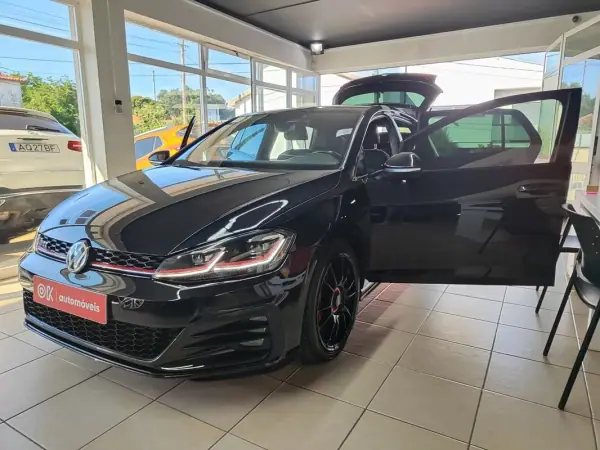 Volkswagen Golf 2018 - 26750 EUR, 99000 km - AUTO.MOTO.pt - 99000km - foto 22 de 39