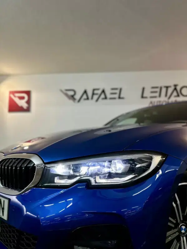 BMW 330e 2019 - 29750 EUR, 99000 km - AUTO.MOTO.pt - 99000km - foto 38 de 46
