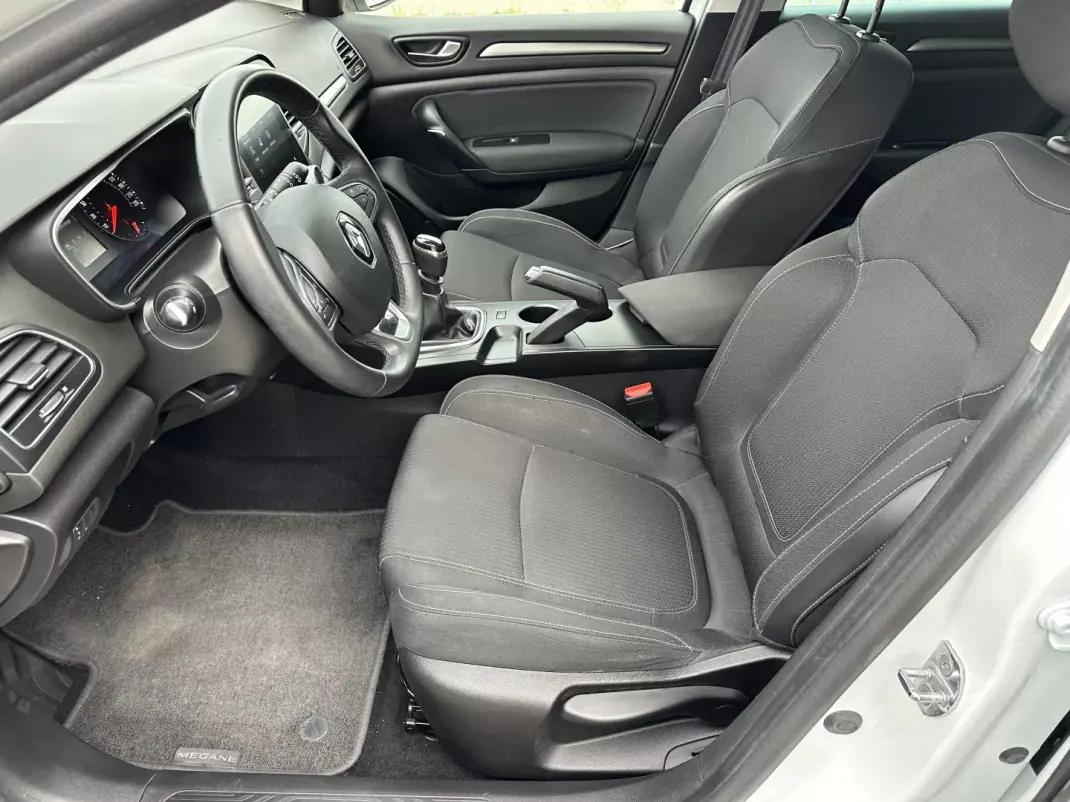 Renault Mégane Sport Tourer 2022 - 18990 EUR, 143000 km - 143000km - foto 12 de 18