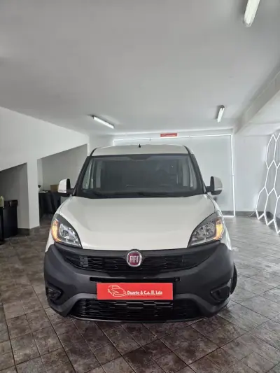 Fiat DOBLO CARGO 1.3 MULTIJET EASY 2018 - 10250 EUR, 177400 km - AUTO.MOTO.pt - 177400km - foto 3 de 26