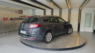 Renault Mégane Sport Tourer 2010 - 6900 EUR, 266834 km - AUTO.MOTO.pt - 266834km - foto 18 de 45