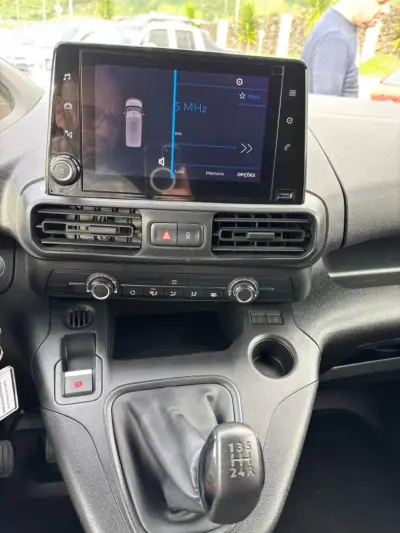 Peugeot PARTNER GIRAFON 2020 - 17990 EUR, 116800 km - AUTO.MOTO.pt - 116800km - foto 7 de 12