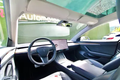 Tesla Model 3 2021 - 32400 EUR, 70000 km - AUTO.MOTO.pt - 70000km - foto 26 de 39