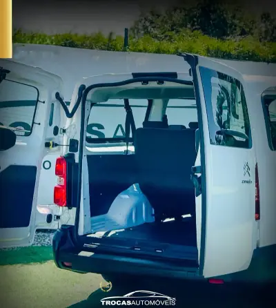 Citroën Jumpy 2019 - 24900 EUR, 181778 km - AUTO.MOTO.pt - 181778km - foto 3 de 8
