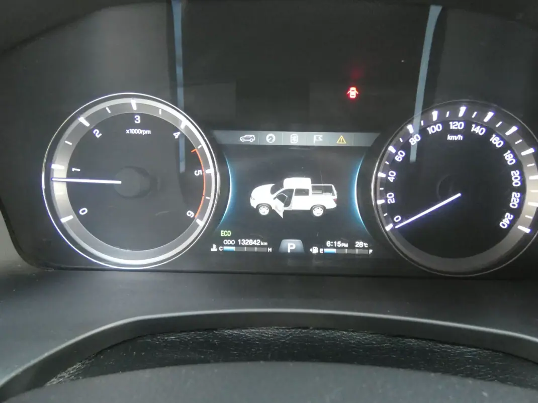 SsangYong Musso 2018 - 27500 EUR, 132000 km - AUTO.MOTO.pt - 132000km - foto 41 de 50