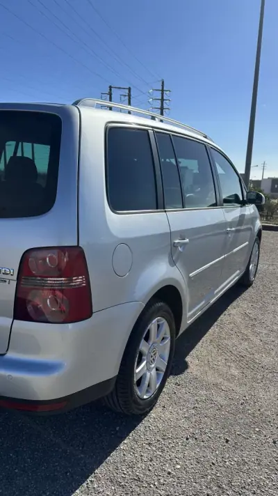 Volkswagen Touran 2007 - 6900 EUR, 315000 km - 315000km - foto 25 de 27