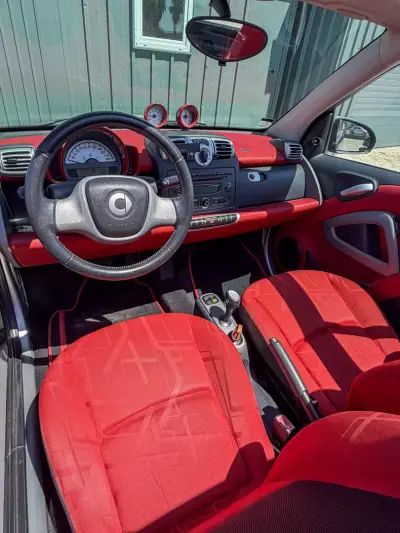 Smart Fortwo Cabrio 2010 - 6800 EUR, 200000 km - AUTO.MOTO.pt - 200000km - foto 6 de 10