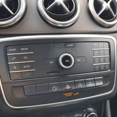 Mercedes-Benz CLA 220 2015 - 17690 EUR, 199000 km - AUTO.MOTO.pt - 199000km - foto 13 de 14