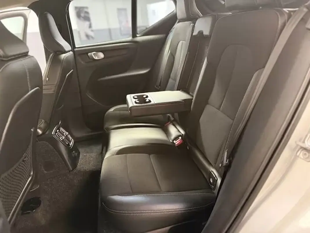 Volvo XC 40 2020 - 23900 EUR, 160000 km - AUTO.MOTO.pt - 160000km - foto 18 de 23